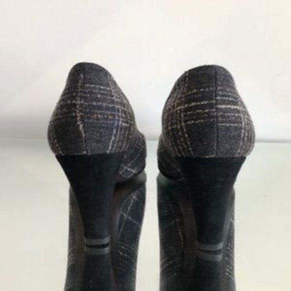 Stuart Weitzman Classic Gray Plaid Tweed Heels Size 7N - Picture 4 of 8